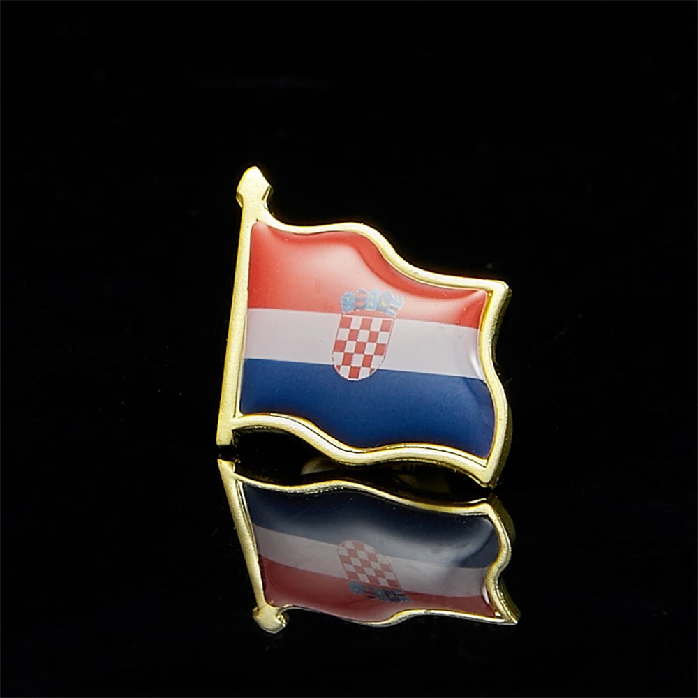Croatia Country Flag Lapel Pin Made of Metal Souvenir Hat Men Women Waving Epoxy Flag Lapel Pin