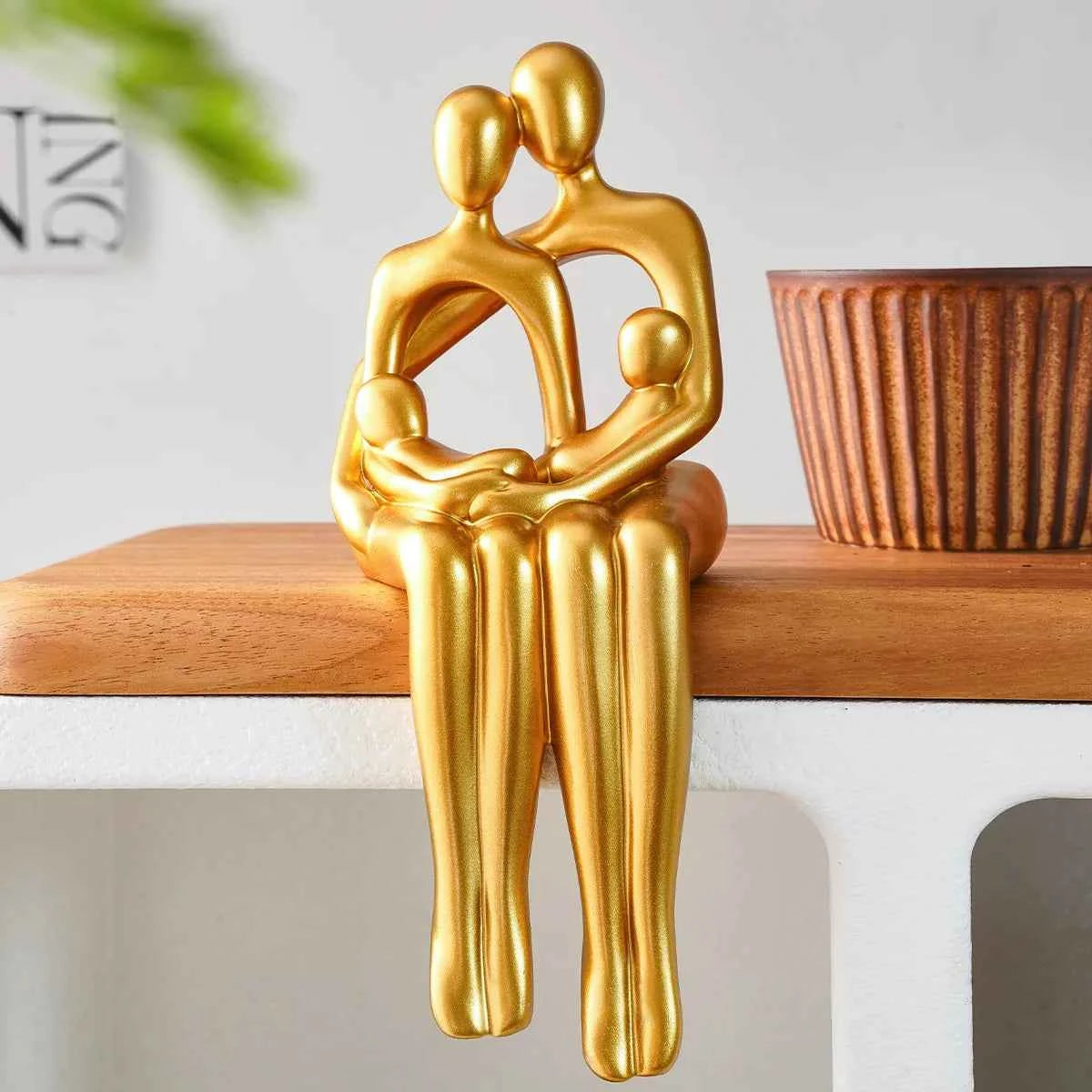 Creative and interesting living room entrance desktop ornaments for a family of four modern abstract character shape decorations